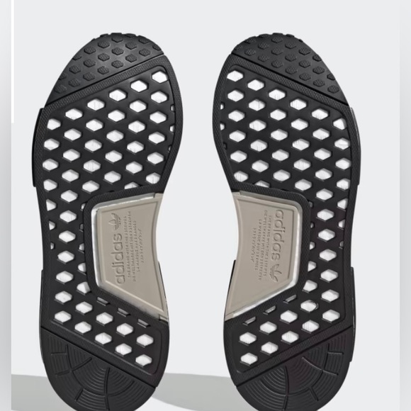HOST PICK 🎉🥳🙌NIB ADIDAS X MARIMEKKO NMD_R1 SHOES - Picture 4 of 14